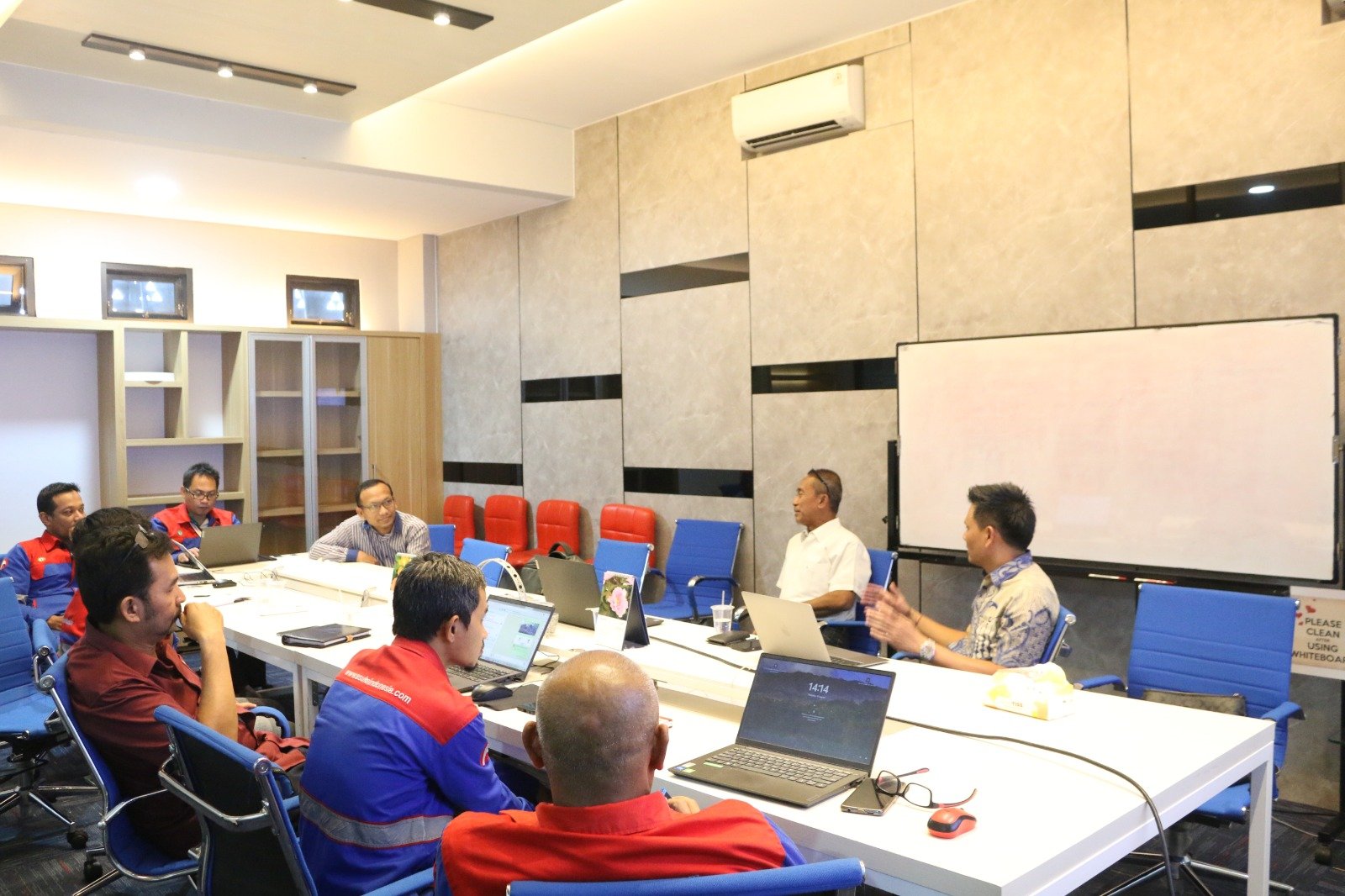 Meeting – Koordinasi dengan Klien Industri